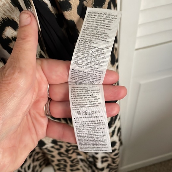 Leopard print, full length 3/4 length sleeves. Only worn one time, nearly new. - Picture 6 of 6